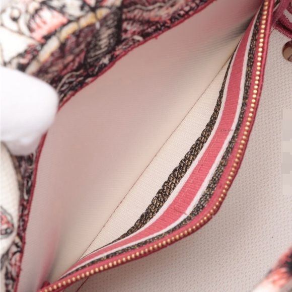 Lady Dior Pink and White Butterfly Floral Design - Picture 9 of 11